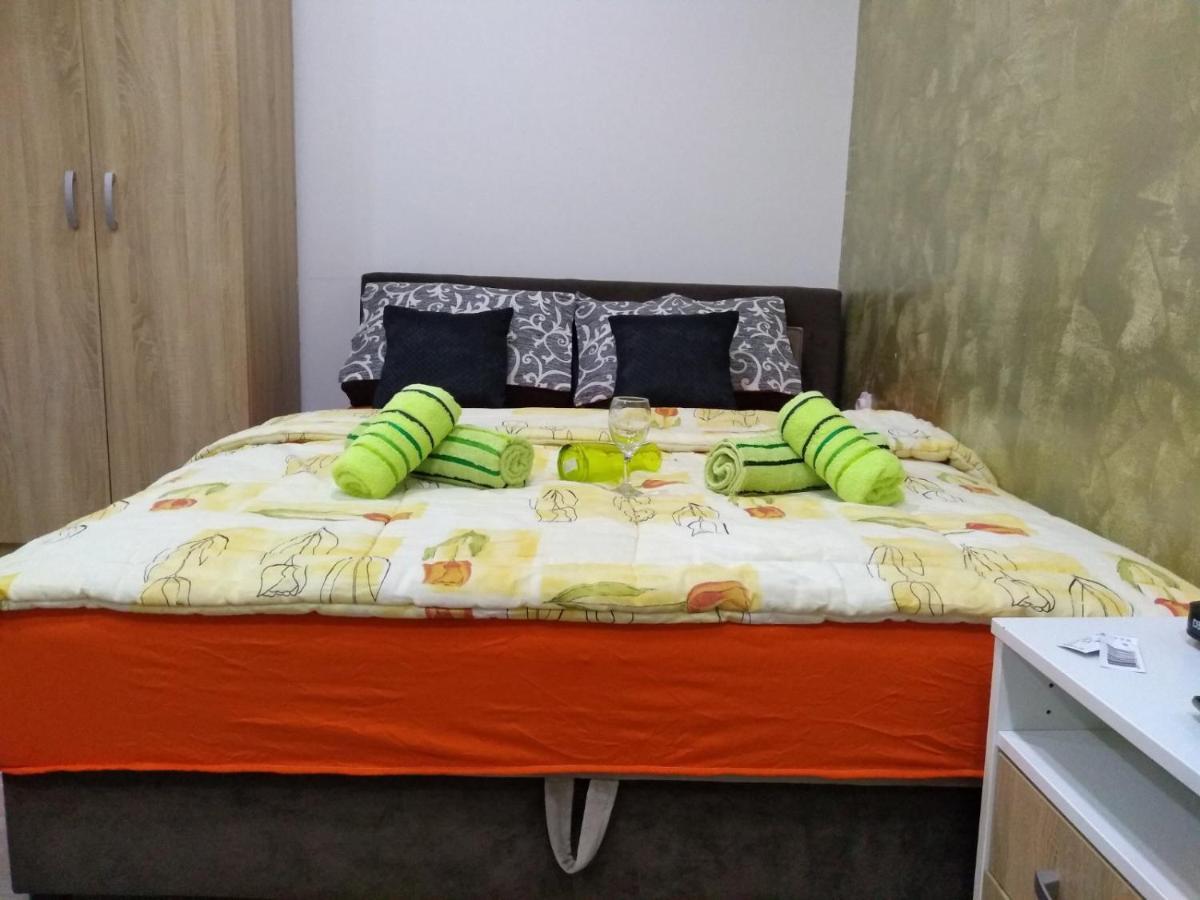 Lucky Apartment Belgrado Buitenkant foto