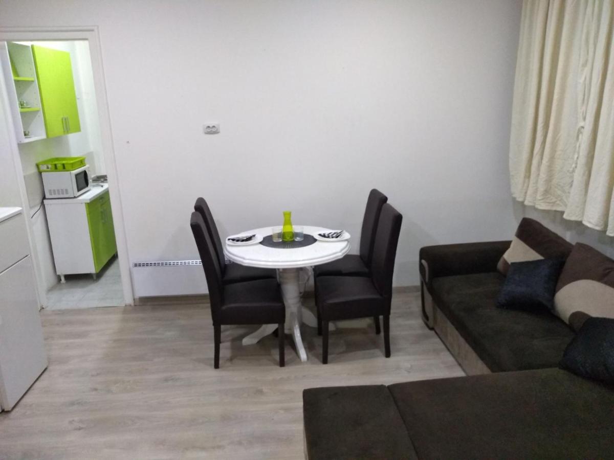 Lucky Apartment Belgrado Buitenkant foto