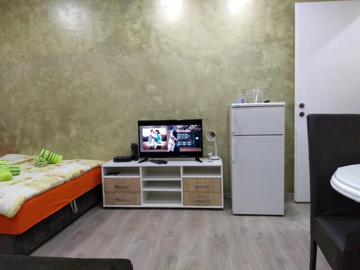 Lucky Apartment Belgrado Buitenkant foto